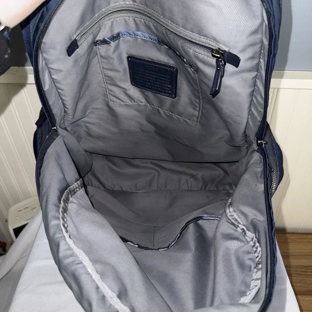 TUMI Navy Blue Nylon Silver Medium Backpack Book Bag Work Commuter Bag